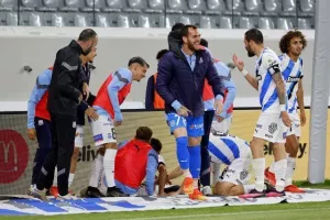ΑΕΛ – Απόλλων: Της τερμάτισε το απόλυτο και το… έβαψε γαλάζιο! (Φώτος)