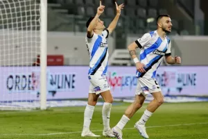 ΑΕΛ – Απόλλων: Της τερμάτισε το απόλυτο και το… έβαψε γαλάζιο! (Φώτος)