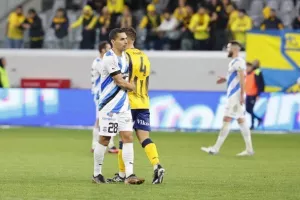ΑΕΛ – Απόλλων: Της τερμάτισε το απόλυτο και το… έβαψε γαλάζιο! (Φώτος)