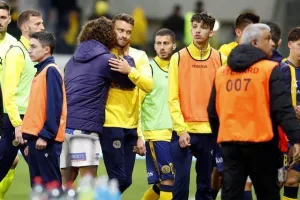 ΑΕΛ – Απόλλων: Της τερμάτισε το απόλυτο και το… έβαψε γαλάζιο! (Φώτος)