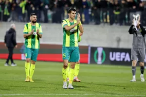 (Βίντεο Kerkida) Φάνηκε στο χειροκρότημα με "Για σένα καταρρέω"