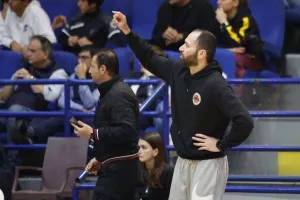 ΦΩΤΟΣ/Αήττητη πρωταθλήτρια η ΑΕΛ!!