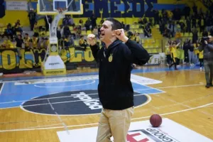 Φωτορεπορτάζ/Η απονομή του 16ου στην ΑΕΛ!