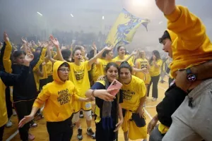 Φωτορεπορτάζ/Η απονομή του 16ου στην ΑΕΛ!