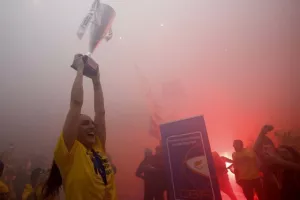 Φωτορεπορτάζ/Η απονομή του 16ου στην ΑΕΛ!
