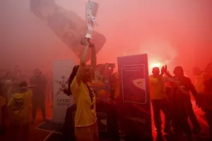 Φωτορεπορτάζ/Η απονομή του 16ου στην ΑΕΛ!