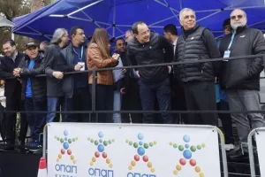 (ΦΩΤΟΡΕΠΟΡΤΑΖ) Εκκίνηση στην παρουσία του ΠτΔ- ΟΠΑΠ Μαραθώνιος Λεμεσού
