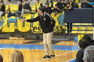 ΦΩΤΟΣ/Αήττητη πρωταθλήτρια η ΑΕΛ!!