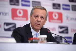 "Όχι" της ΕΠΟ σε Μαρινάκη
