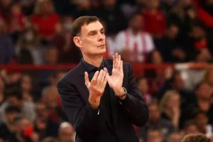 Μπαρτζώκας: «Δεν σκεφτόμαστε την πρώτη θέση αλλά το πλεονέκτημα έδρας»