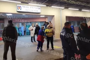 Σύγκρουση τρένων στη Λάρισα: Γονείς ψάχνουν τα παιδιά τους
