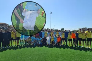 (Φώτος) “Στείλε μου όταν φτάσεις” - Συγκίνηση στο ΑΕΛ - Πάφος 