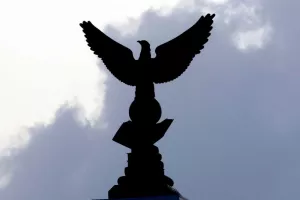 Πάνω από όλους/ΑΝΟ