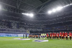 Το "Υοu'll never walk alone" στο Μπερναμπέου από τους οπαδούς της... Ρεάλ!