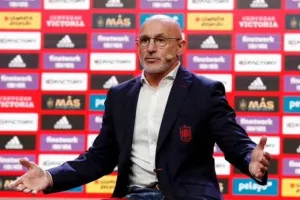 Μια... άλλη εθνική Ισπανίας: οι πρώτες κλήσεις του Ντε Λα Φουέντε (βίντεο)