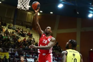 Πέρασε άνετα από το Λαύριο σε ένα πανέμορφο παιχνίδι ο Ολυμπιακός