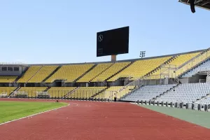 Ο φωτεινός πίνακας στο Καυτανζόγλειο φέρνει... σβούρες από τον αέρα!