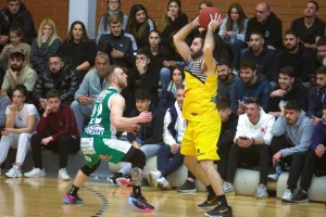 Φώτος/Για την ΚΕΡΥΝΕΙΑ και τη ΜΟΡΦΟΥ!