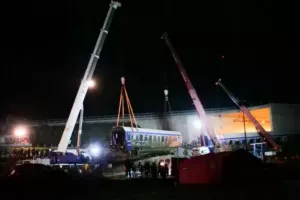 Τραγωδία στα Τέμπη: Ελεύθερος με περιοριστικούς όρους ο έμπειρος σταθμάρχης Λάρισας
