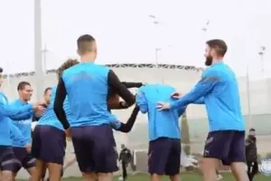 Πλάνα από Κολόσσι (βίντεο)
