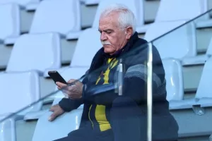 (Φωτορεπορτάζ) Ο κόσμος στο ΑΕΛ - Ολυμπιακός