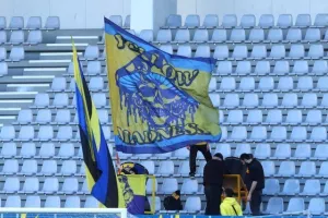 (Φωτορεπορτάζ) Ο κόσμος στο ΑΕΛ - Ολυμπιακός