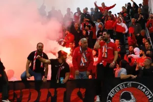 Pyro - Show από τους Σαλαμιναίους κατά την είσοδο (βίντεο)