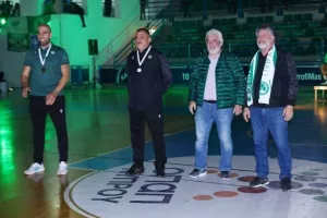 Το έκαψαν οι Ομονοιάτες/ΦΩΤΟΣ 