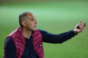"Είναι ντροπή - Δεν παίξαμε ποδόσφαιρο, δεν είχε μπάλες"