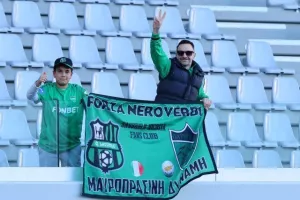 (Φωτορεπορτάζ) Ο κόσμος στο ΑΕΛ - Ολυμπιακός