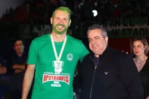 Το έκαψαν οι Ομονοιάτες/ΦΩΤΟΣ 