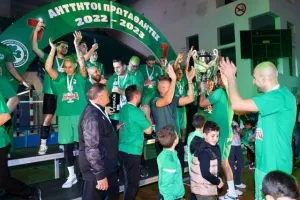 Το έκαψαν οι Ομονοιάτες/ΦΩΤΟΣ 