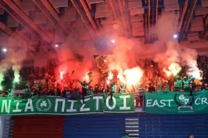 Το έκαψαν οι Ομονοιάτες/ΦΩΤΟΣ 