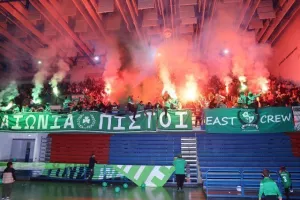 Το έκαψαν οι Ομονοιάτες/ΦΩΤΟΣ 