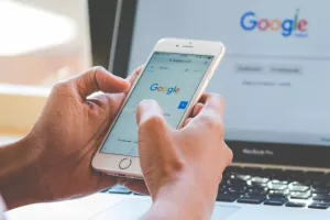Τεχνητή νοημοσύνη - Η Google απαντά με «μαγικό ραβδί» στο ChatGPT
