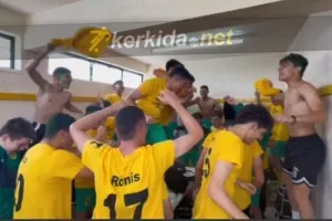 ΒΙΝΤΕΟ Kerkida/Πάρτι με συνθήματα στ' αποδυτήρια!