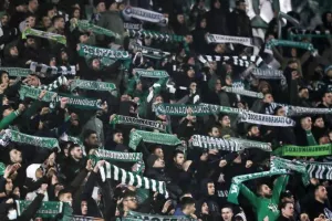 Κάλεσμα της Θύρας 13 στο Caravel πριν το ματς με τον Ολυμπιακό