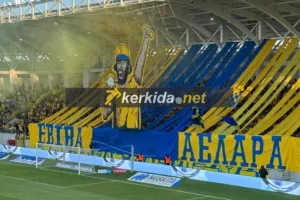 Είσοδος με... κορεό "Εβίβα ΑΕΛΑΡΑ" (φώτος/βίντεο)