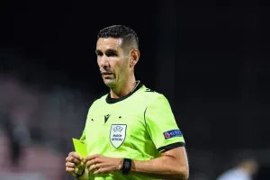 Ο António Nobre σφυρίζει το αιώνιο (VAR αρκετές φορές)