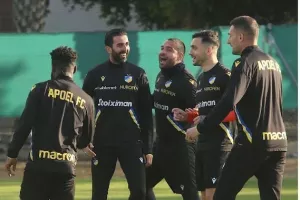 Επιστρέφουν και φουλάρουν 