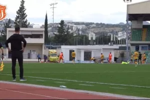 Αποθεώνει… Καλτσά 
