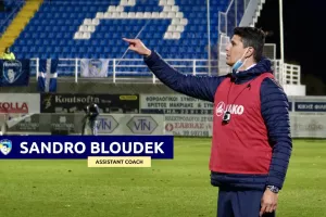 Νεότερο/Τα ηνία στον Sandro Bloudek