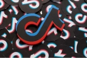 Πρόστιμο 15,8 εκατ. δολαρίων για το Tiktok από τη Μεγάλη Βρετανία