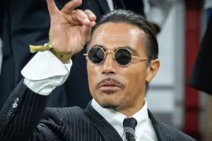 Salt Bae: «Βροχή» οι καταγγελίες από πρώην εργαζόμενους