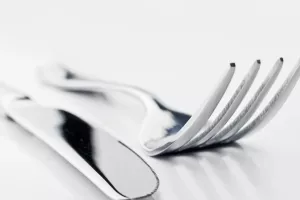 Πού χρησιμεύουν τα πιρούνια; Η τεχνητή νοημοσύνη δίνει μερικές αναπάντεχες απαντήσεις