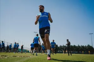 Απόλλων: Με το... μυαλό στην ΑΕΚ (φώτος)