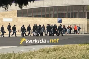 Φώτος/Ενισχυμένη παρουσία της Αστυνομίας στο ΑΠΟΕΛ-Απόλλων