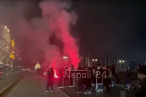 Οπαδοί της Νάπολι έκαναν… χαμό τα ξημερώματα έξω από το ξενοδοχείο της Μίλαν