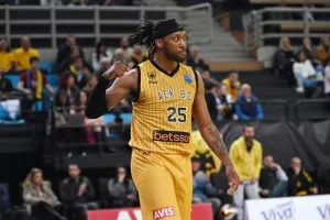 Ο πέλεκυς της FIBA, η... πολεμική της Χάποελ και τα 40 λεπτά της ΑΕΚ προς την υπέρβαση