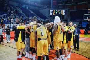 Η ΑΕΚ «επιβραβεύει» τους 94 φιλάθλους της που αγόρασαν εισιτήριο με Περιστέρι με ένα διαρκείας